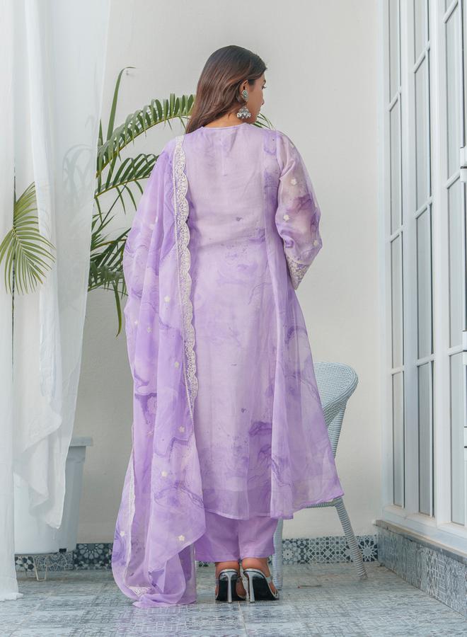 DW Women Floral Embroidered Straight Kurta and Trousers with Dupatta Set - Image 5
